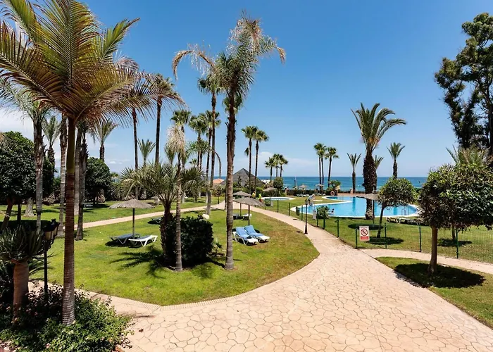 Beachfront -don Juan Manilva Apartment Estepona