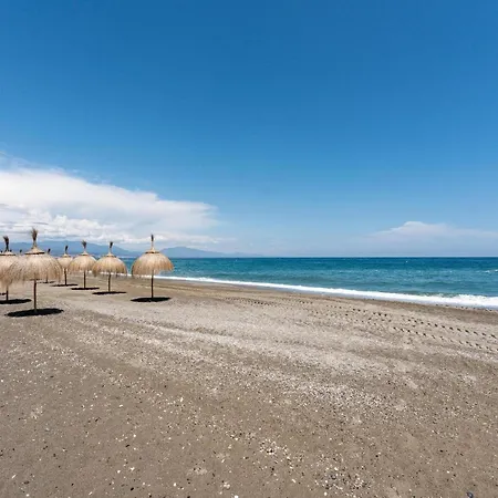 Beachfront -don Juan Manilva 埃斯特波纳